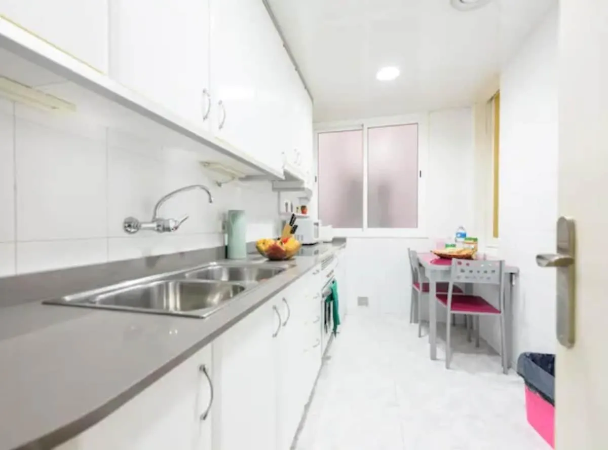 Ramblas Rentals Spacious & Design 4Br Flat With Balcony 15M Ramblas Barcelona