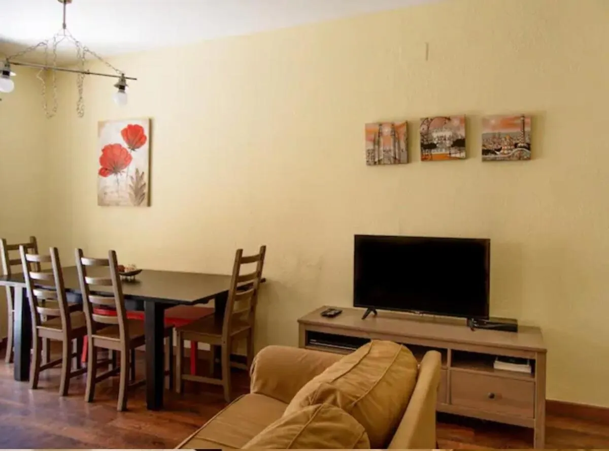 Ramblas Rentals Spacious & Design 4Br Flat With Balcony 15M Ramblas Barcelona Apartment